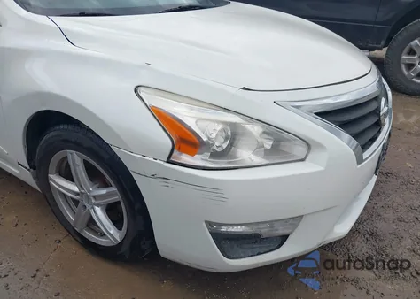 2015 Nissan Altima 2.5 S z USA, uszkodzony, nr VIN 1N4AL3AP1FC128513